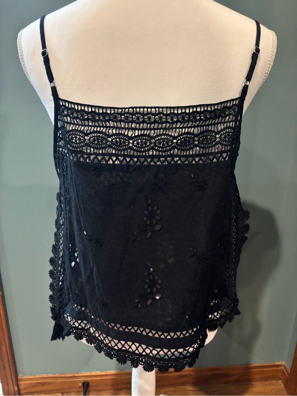 Free People Garden Party Black Lace Cami Top Medium - Picture 3 of 4